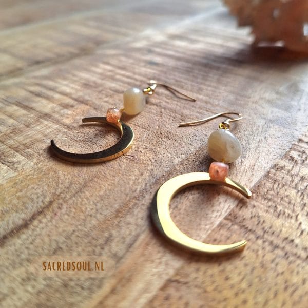 Boho oorbellen Strawberry Moon Boho oorbellen Strawberry Moon